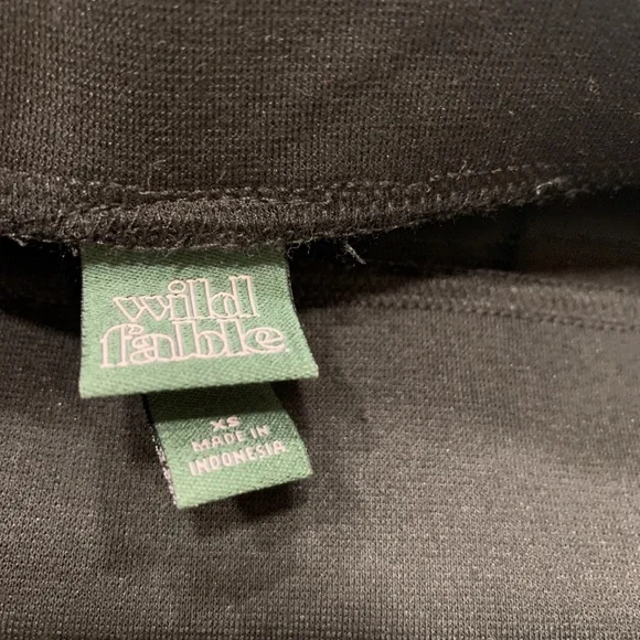 Wild Fable women’s lot of 2 skirts black and white pleated. XS - Picture 6 of 9